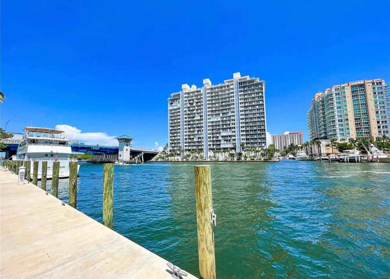 Galleryone Doubletree Hilton Gc Turtle Cove Fort Lauderdale Exterior photo