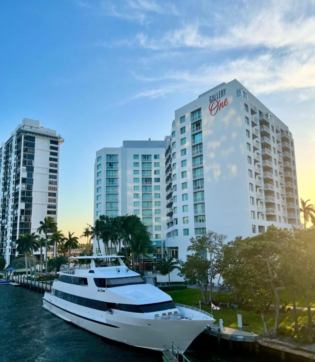 Galleryone Doubletree Hilton Gc Turtle Cove Fort Lauderdale Exterior photo
